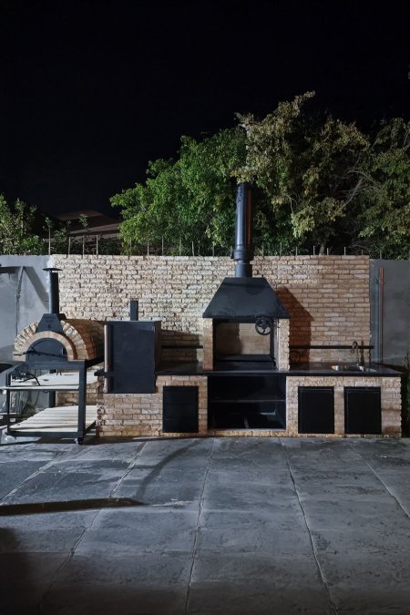 مطبخ خارجي VIP – محطة شواية + فرن بيتزا + مغسلة